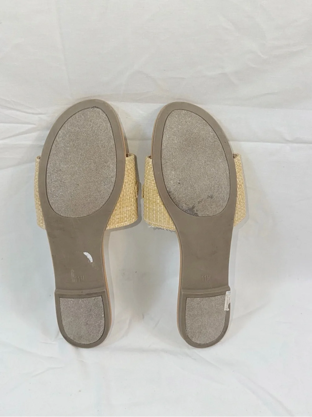 GUESS Traps Tan Raffia Slide Sandals Gold Chain Logo Flat Slides 11M WGTRAPS-R - Picture 4 of 7